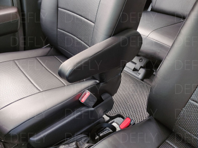 Чехол на подлокотник переднего ряда Toyota Tank/Roomy, Daihatsu Thor, Subaru Justy, 2016-2020, экокожа черная, 1 шт