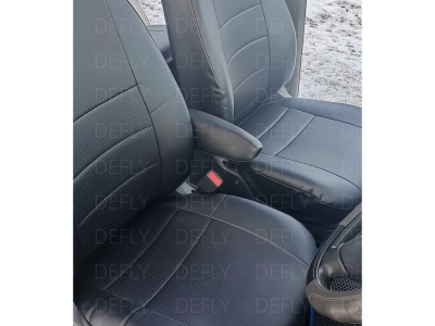 Чехол на центральные подлокотники переднего кресла Toyota Funcargo, 1999-2005, экокожа черная, 2 шт