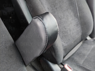 Чехлы на подлокотники переднего ряда Toyota Wish (XE20), 2009-2017, экокожа черная, 2 шт