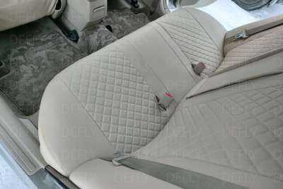 Чехлы на сиденья Toyota Corolla (E120), 2000-2006, седан, правый руль, экокожа бежевая/ромб перфорация 