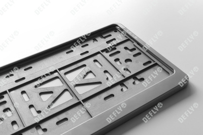 Рамка для номера автомобиля квадратная с защелкой, пластиковая, серая 