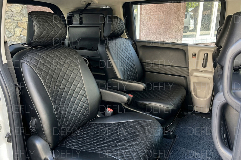 Чехлы на сиденья Honda Freed (GB3, GB4), 2008-2016, 4 места, капитанские кресла, экокожа черная/ромб перфорация
