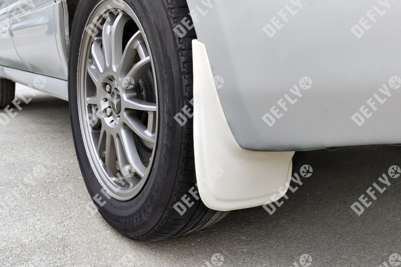 Брызговики универсальные белые