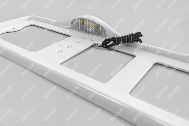 Рамка для номера автомобиля с верхней LED подсветкой, пластиковая, белая