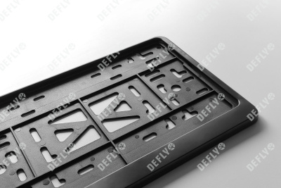 Рамка для номера автомобиля квадратная с защелкой, пластиковая, черная 