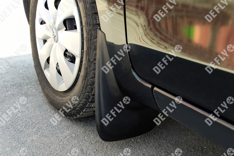 Брызговики универсальные черные, комплект