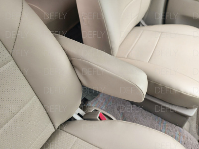 Чехлы на подлокотники переднего ряда Toyota Ipsum/Gaia (SXM10), 1996-2004, экокожа бежевая, 2 шт.