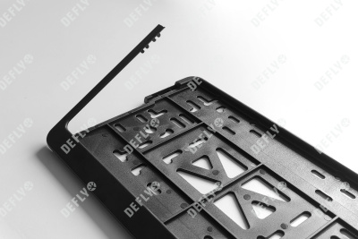 Рамка для номера автомобиля квадратная с защелкой, пластиковая, черная 